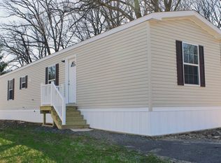 141 Mountain Village Dr, Macungie, PA