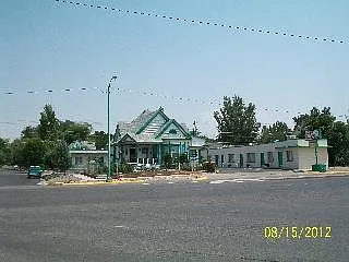 702 Main St