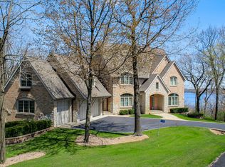 W5360 Angels Ln, Fontana, WI 53125