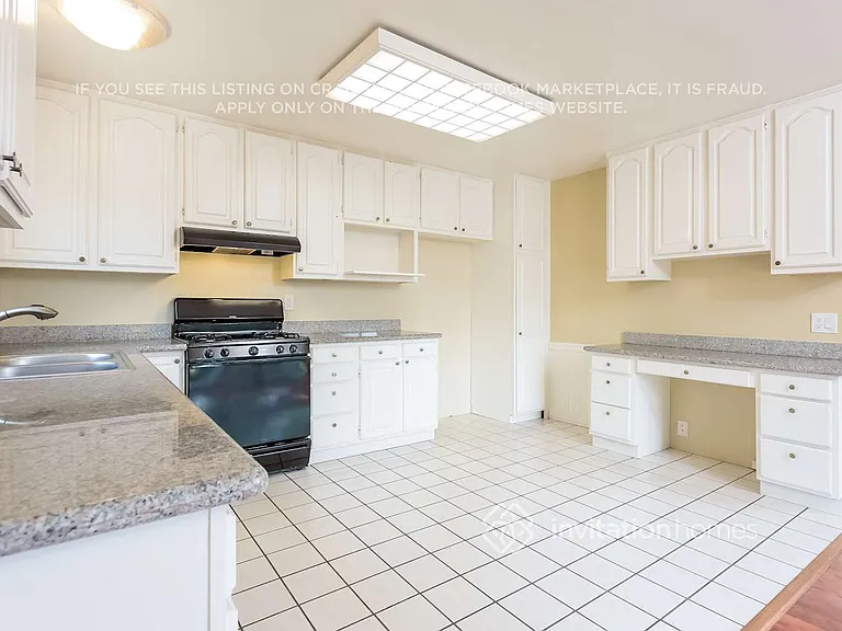 2823 Seville Cir — Photo 8