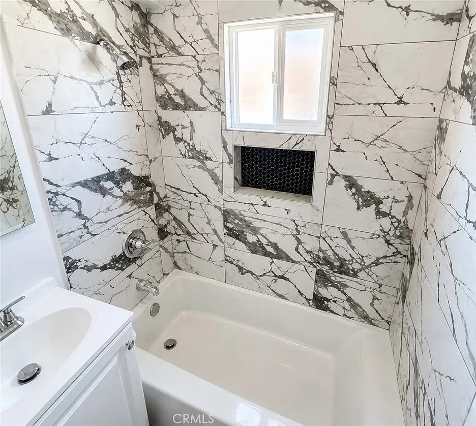 1 bed, 1184 sqft, $2,000 — Photo 3