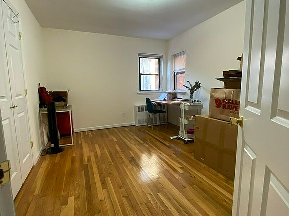 4th image of 28-08 29th St #3