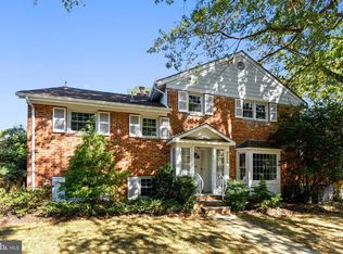 9905 Belhaven Rd, Bethesda, MD 20817