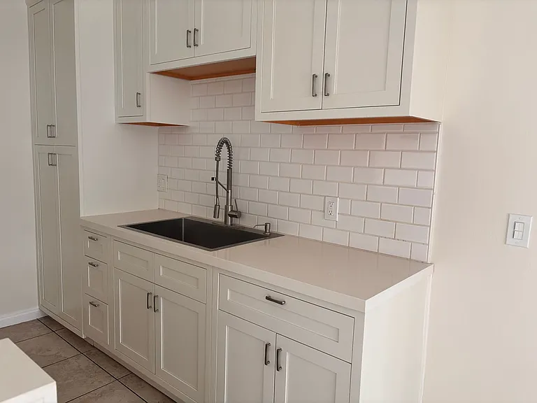 1600 N Stanton Pl — Photo 3