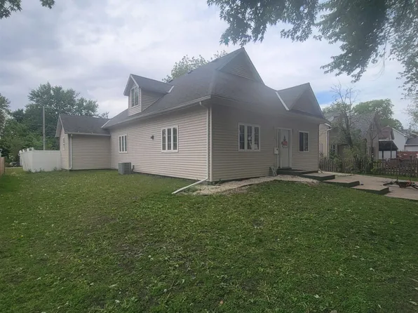 404 Ontario St, Storm Lake, IA 50588