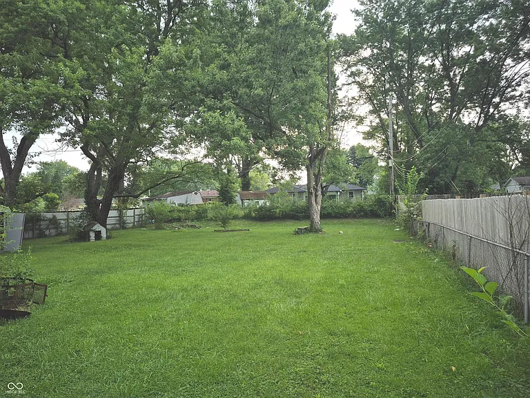 2725 Kristen Dr W — Photo 21