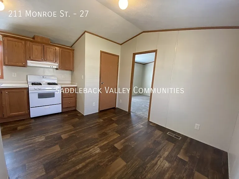 211 Monroe St #27 — Photo 5