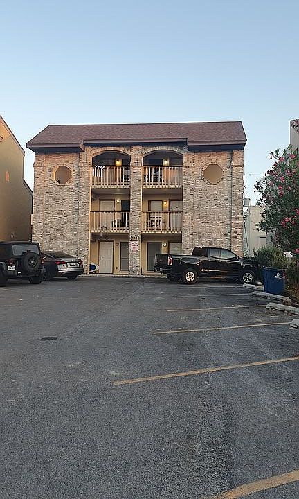 1st image of 111 E Gardenia St #302