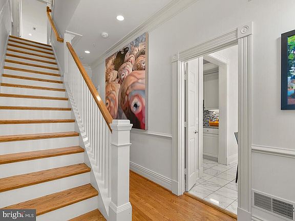 3rd image of 120 N Columbus St