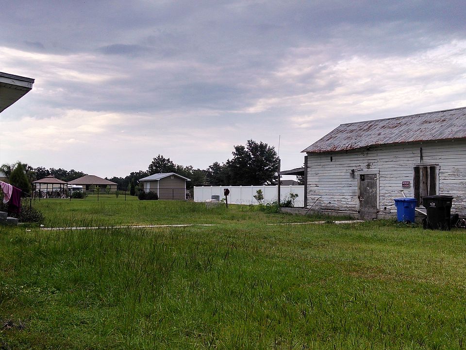 2nd image of 3120 S Wiggins Rd