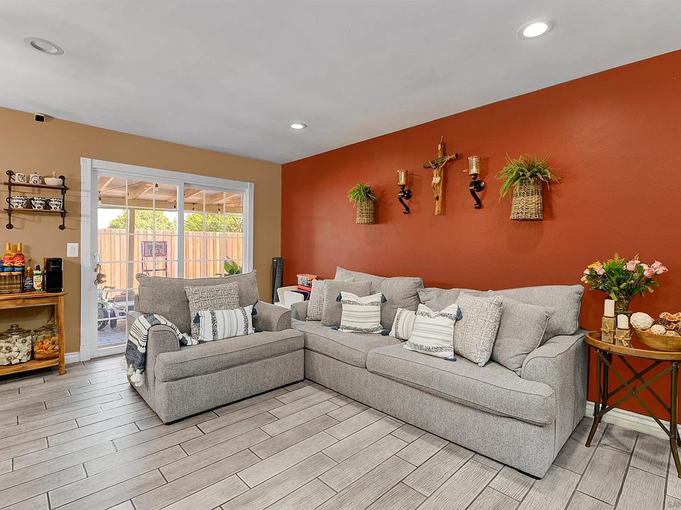 1st image of 4430 Avenida Del Gado