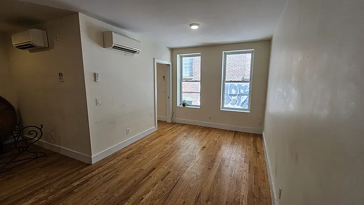 Rented by David Francis New York LLC | media 17