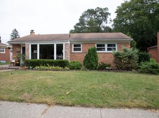 9990 Hambleton St E, Livonia, MI 48150
