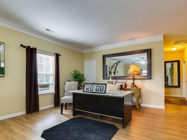 203 S Dorsey Ln #203