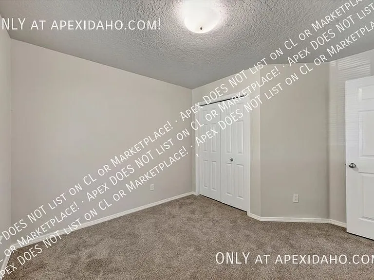 3851 N Lezana Ave — Photo 17