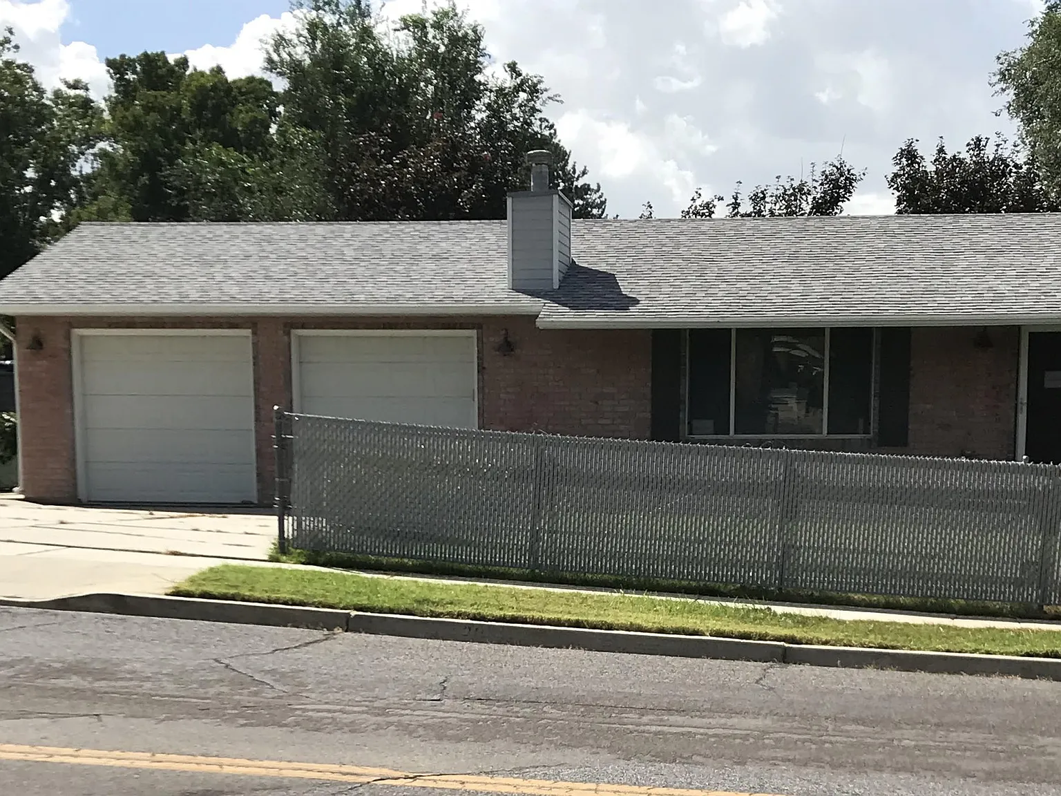 2 bed/1 bath Great Location! ALL Utilities Included — Photo 1
