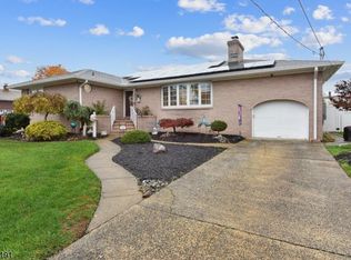 22 Tennyson St, Carteret, NJ 07008