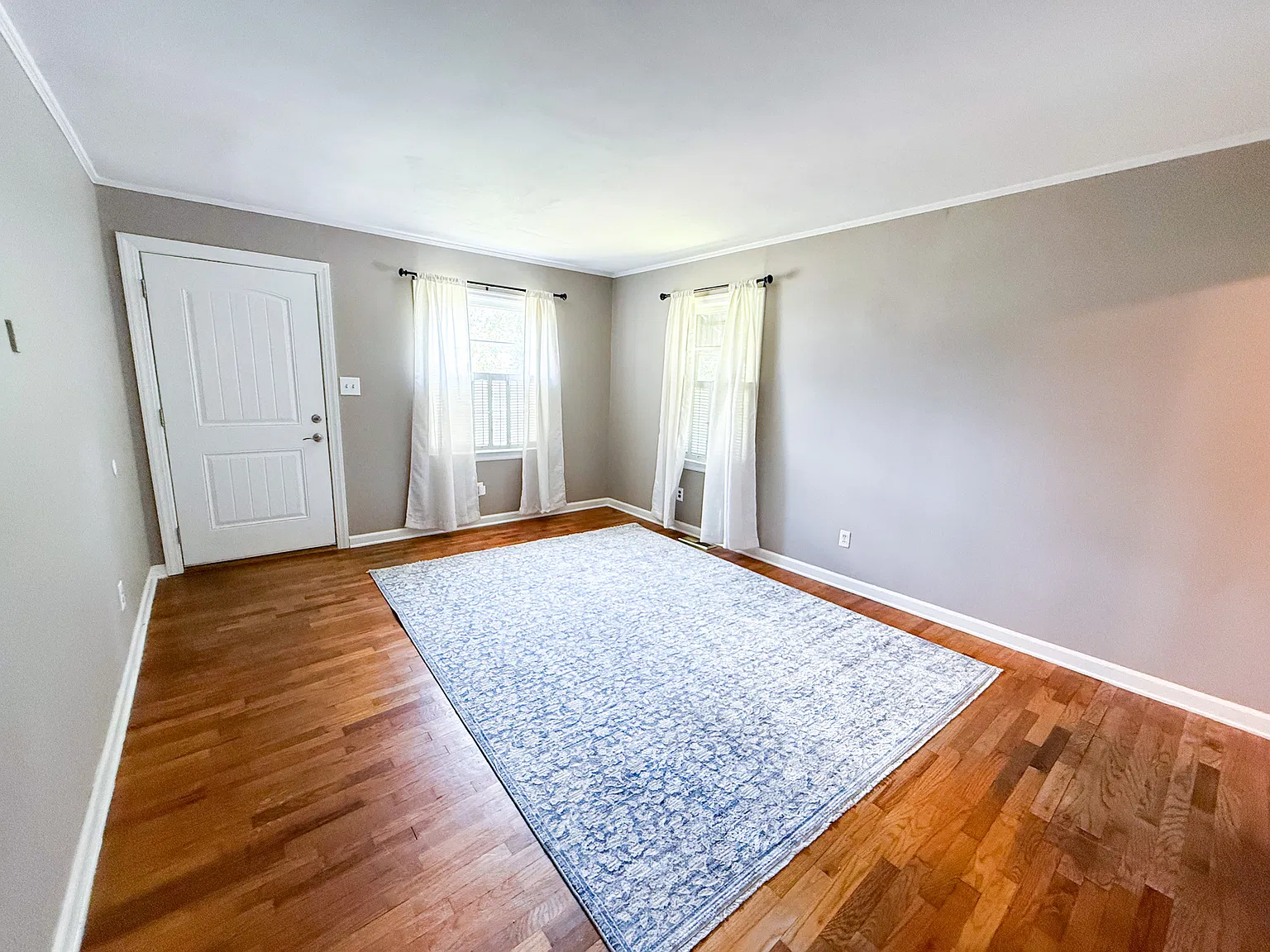 3 bed, 1.5 bath, 1076 sqft, $1,695 — Photo 4