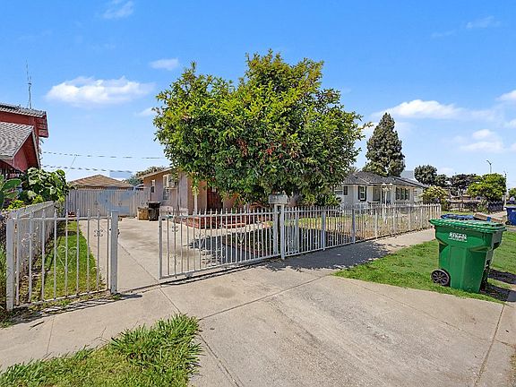 3rd image of 4417 Deland Ave