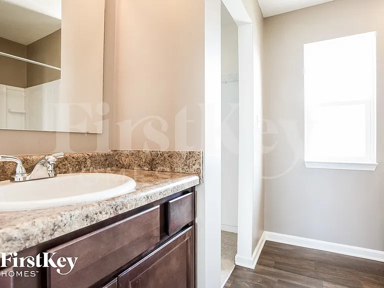 2822 Beethoven Ave — Photo 7