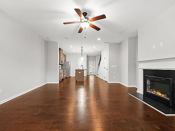 4th image of 841 Ambient Way SW