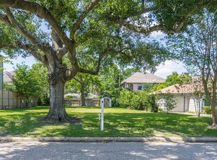 4532 Mimosa Dr, Bellaire, TX 77401