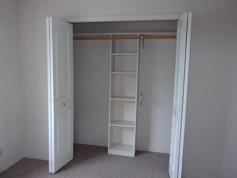 170 W 33rd St #A — Photo 5