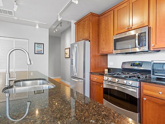 5th image of 2025 S Indiana Ave APT 410