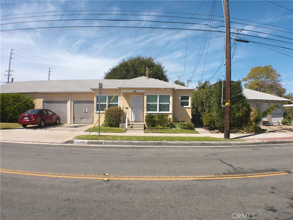 2 bed, 1045 sqft, $2,500 — Photo 2