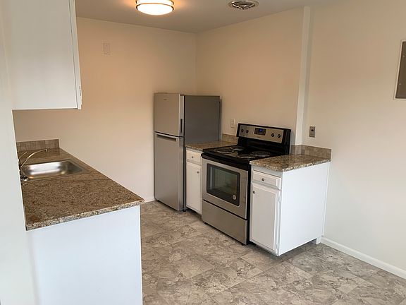 3rd image of 6512 Martin Luther King Way S #E