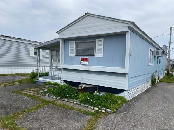 70 Kings Highway Unit 111, Hampton, NH 03842