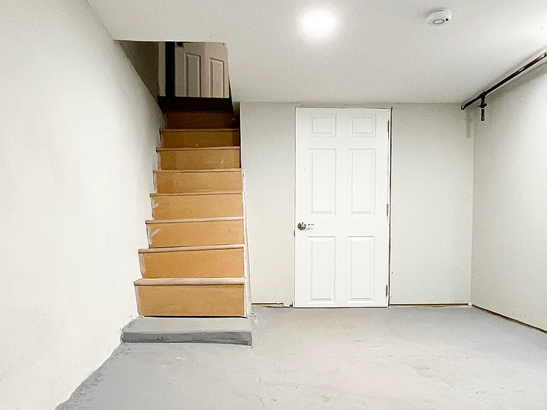 1923 Pierce St — Photo 12