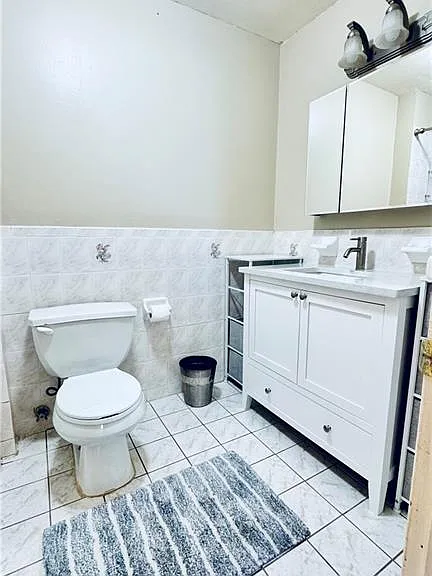 1463 E 103rd St #2 — Photo 7