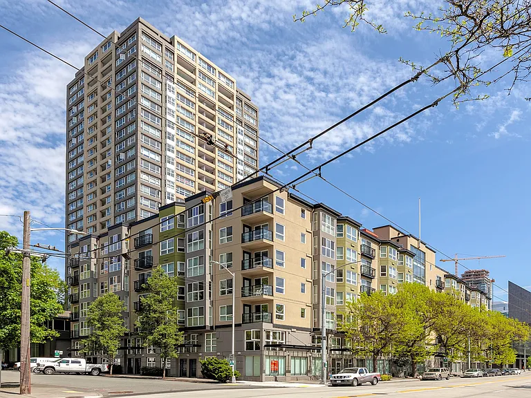 Centennial Tower & Court — Photo 19