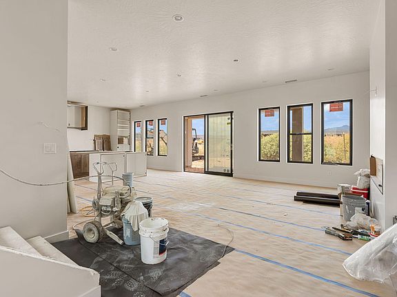 3rd image of 2651 E Rosedale Dr
