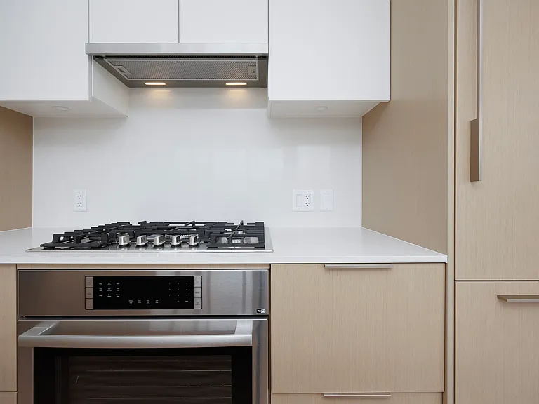 128 W 15th St #1503 — Photo 16