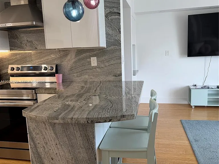 2457 Collins Ave #Penthouse 5 — Photo 8