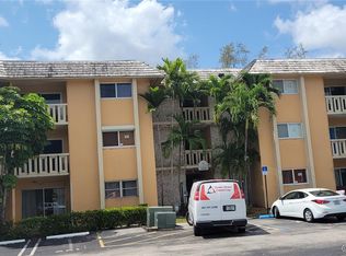 7400 Miami Lakes Dr APT D301, Miami Lakes, FL 33014