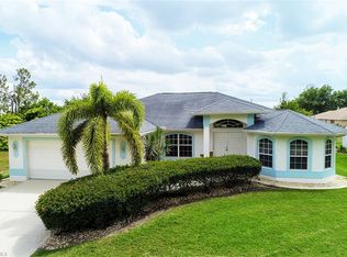 120 Jacaranda Pkwy E, Cape Coral, FL 33909