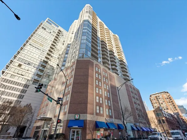 645 N Kingsbury St APT 2003, Chicago, IL 60654