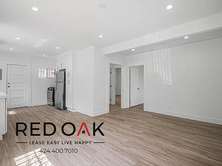 2410 La Salle Ave #2410 — Photo 7