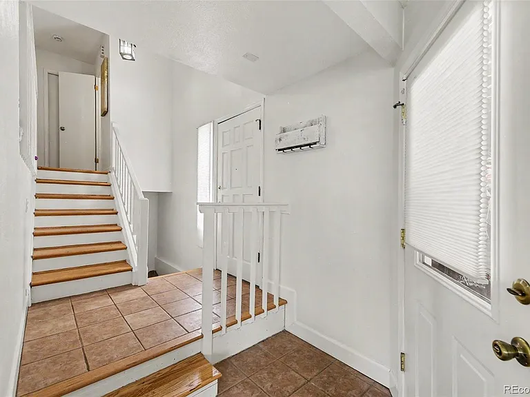 1064 Fairway Ct #3 — Photo 3