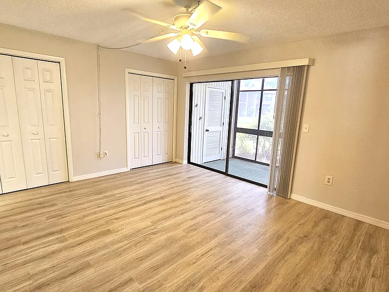 Master bedroom w/huge closet