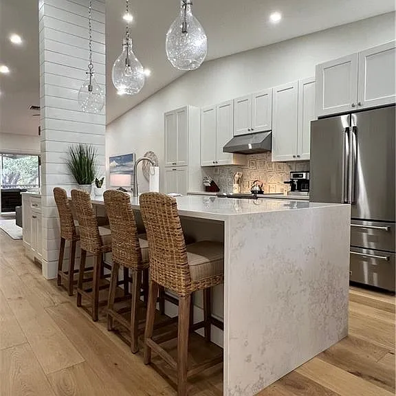 7087 Barrington Cir #201 — Photo 30