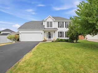 6501 Pincherry Way, Lake View, NY 14085