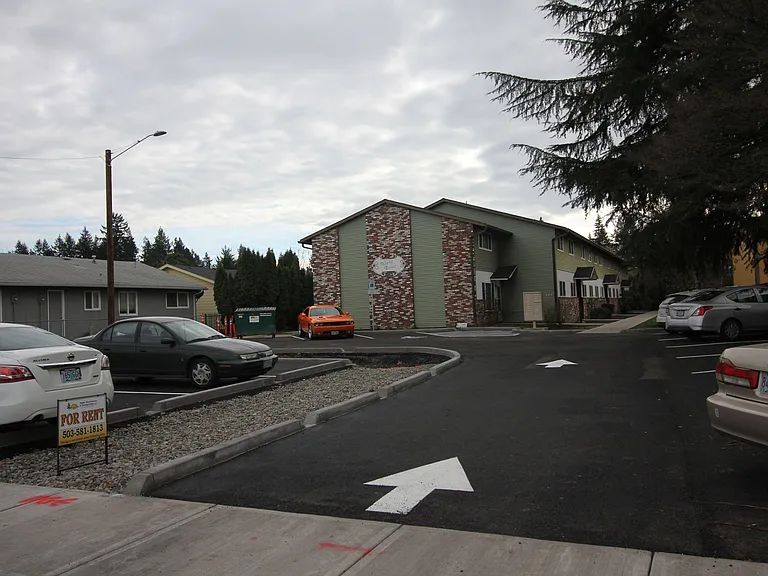 414 E 9th St #6 — Photo 17