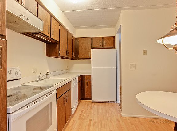 5th image of 1301 N Western Ave Unit 337