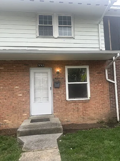 550 Smithfield Ave — Photo 1