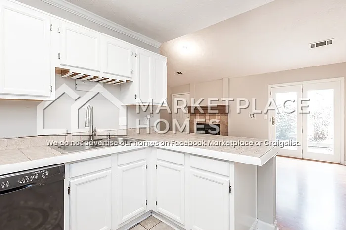2733 Saint Charles Ln NW — Photo 12