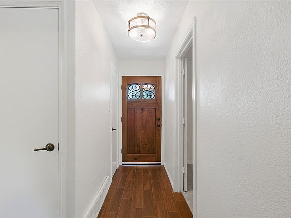 2nd image of 4009 Hemlock St